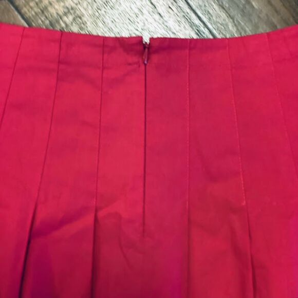 G by Guess Circle Pleated Skater Skirt in Magenta size 32 - Picture 6 of 7